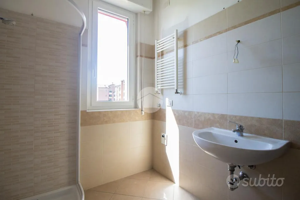 Vannitoad - Second Floor Flat with Balcony in Garbagnate Milanese