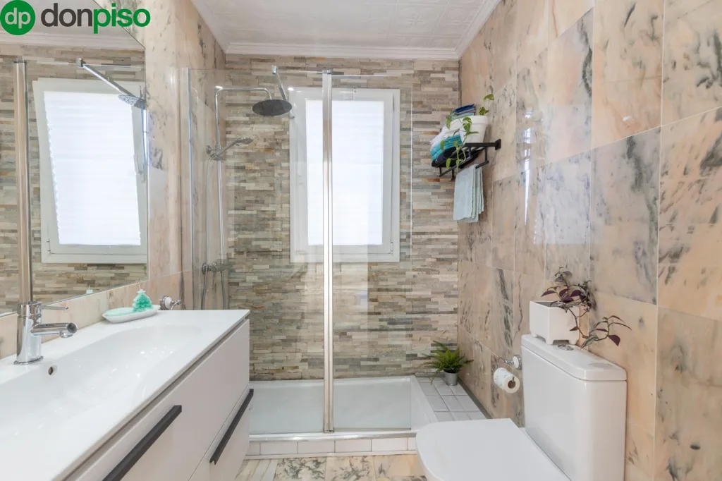 Salles de bain - Chalet with Private Pool in Calle del Abedul