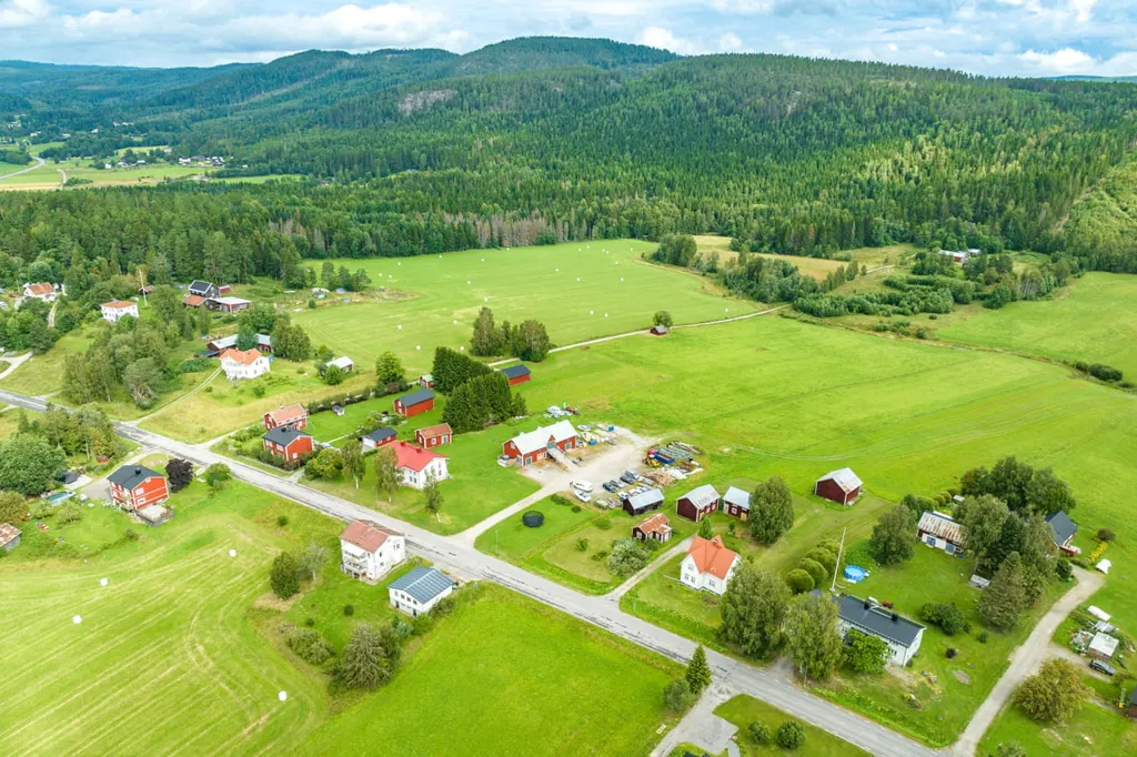 Vue aérienne - Well-Preserved Villa with Nature Access on Indalsvägen