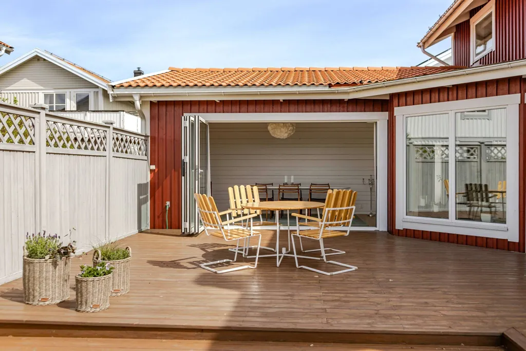Terrasse - Villa with Lake View in Falun