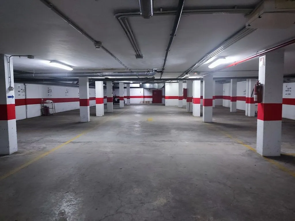 Garage - 1-Bed Apartment with Pool on Avenida Del Decano