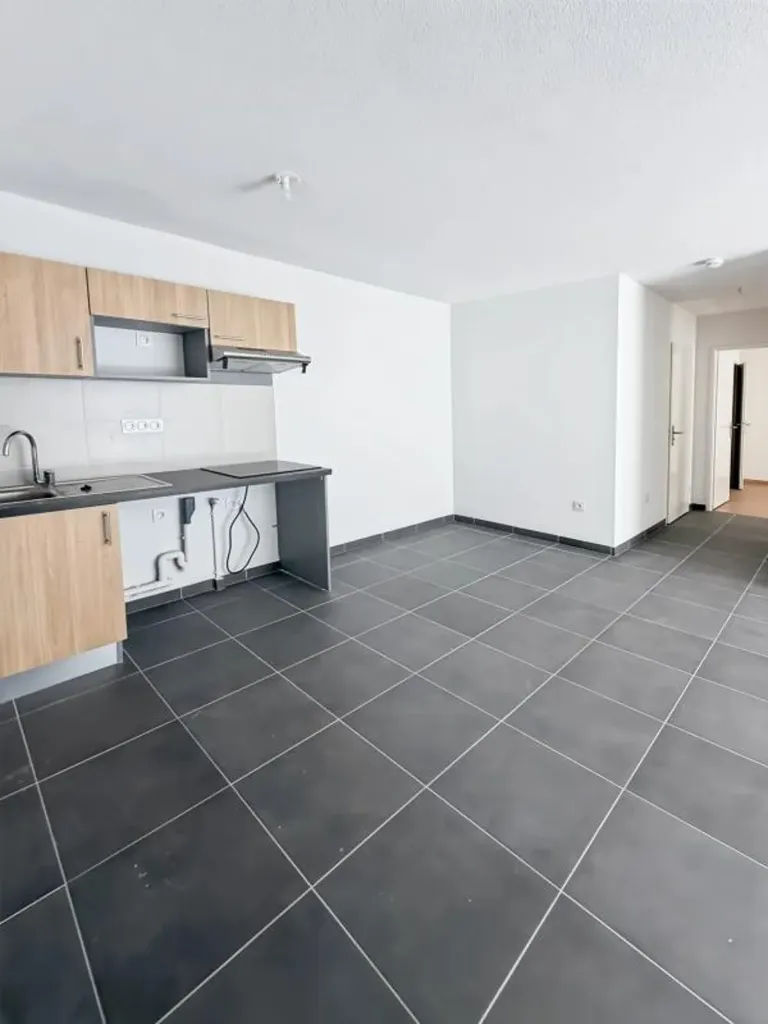 Cuisine - Appartement Moderne avec Balcon Sud à Arpajon