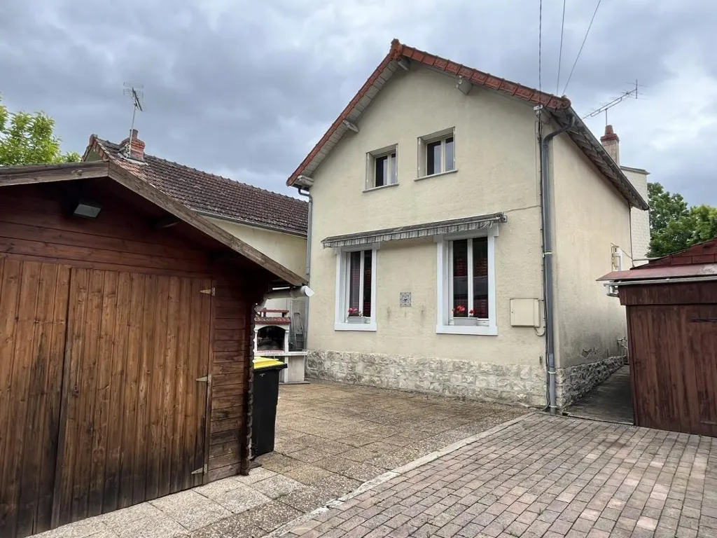 3-toaline maja asukohas Bourges