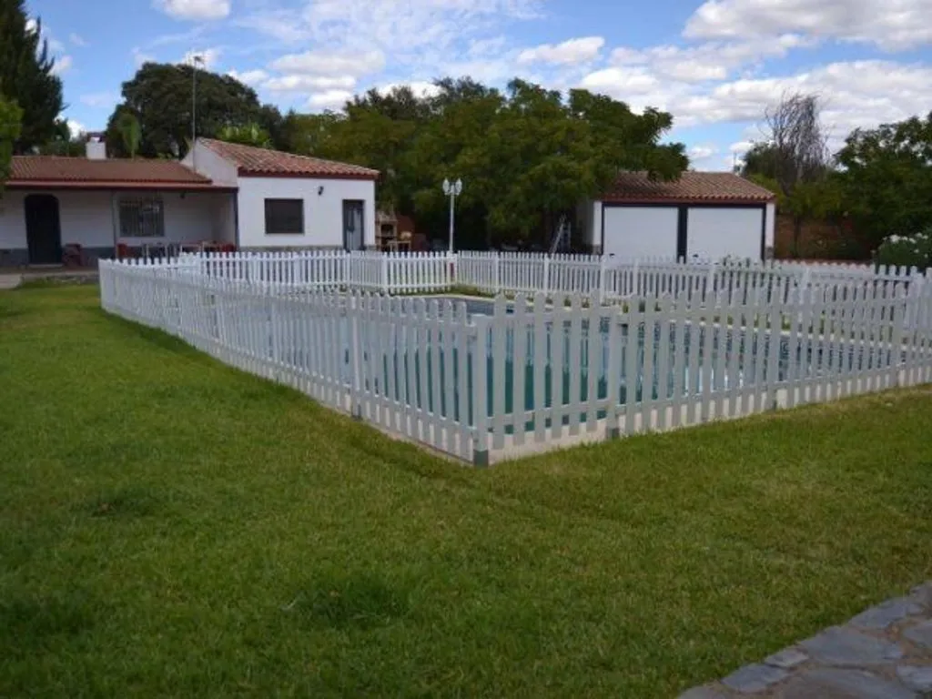 Bassein - Luxury House with Pool in Posadas