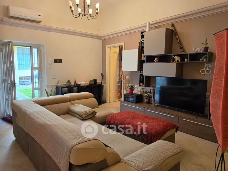 Elutuba - Rearranged Flat with Balcony in Piacenza