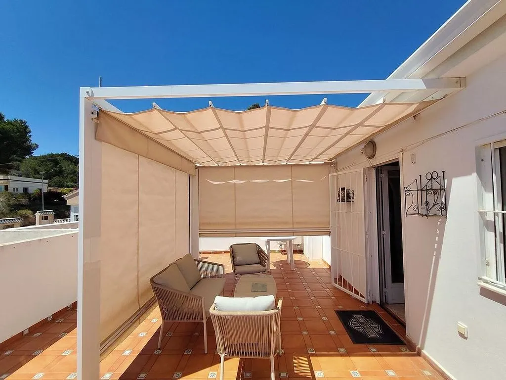 Terrass - Three-Bedroom House with Pool in Jacarilla