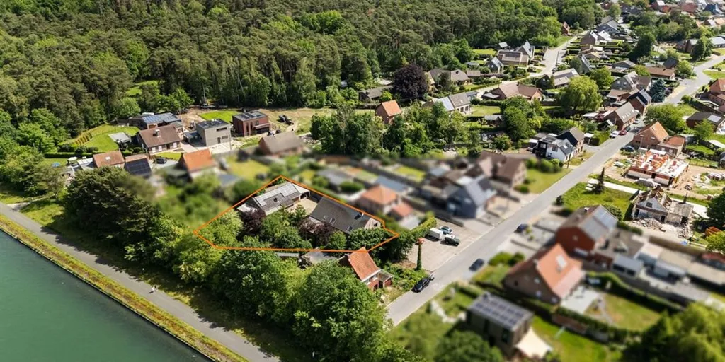 Vue aérienne - Maison avec Atelier sur Terrain de 1372m² à Balen
