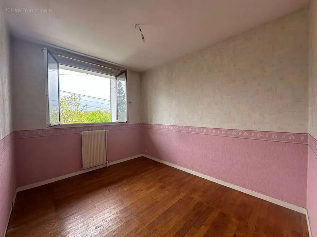 Pièces - Maison avec Jardin et Potentiel à Draveil