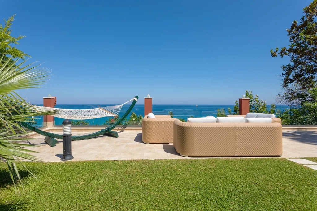 Terrasse - Luxury Seafront Villa with Panoramic Views in Zakynthos