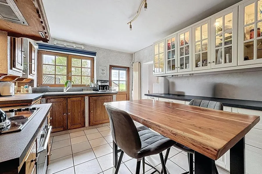Cucina - Renovated Three-Façade House with Jacuzzi in Bouffioulx
