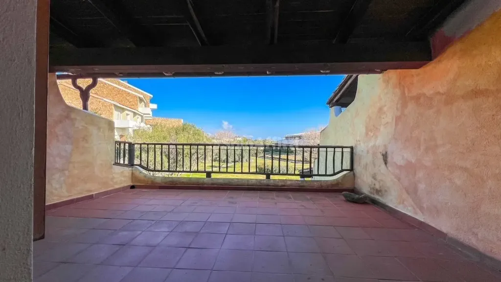 Terrasse - Trilocale with Terrace in Murta Maria