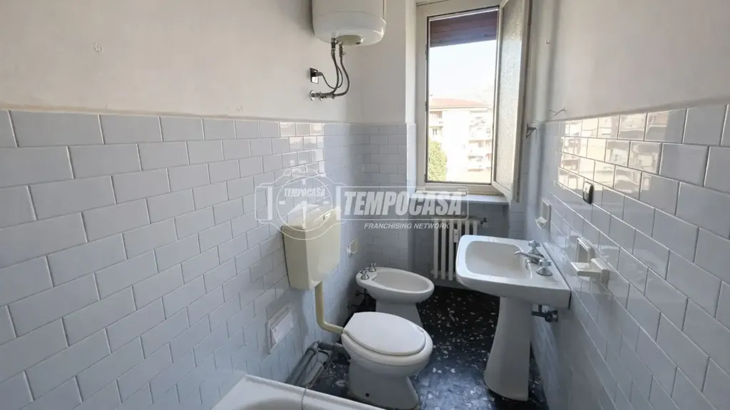 Vannitoad - Top Floor Flat with Terrace in Cuorgnè