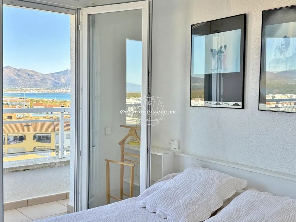 Chambres - Penthouse with Sea View in Empuriabrava