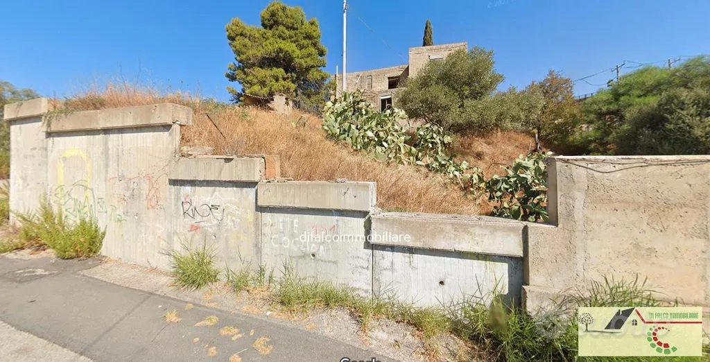 Aed - Villa to Renovate with Large Plot in Agrigento