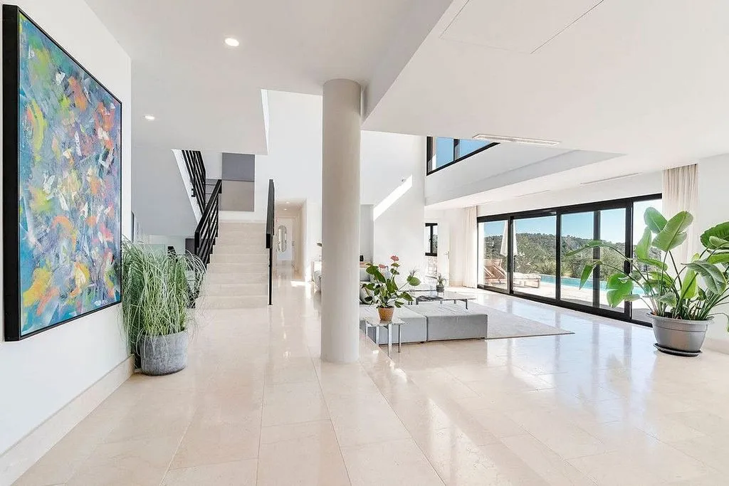 Living Room - Chalet with Pool and Terrace in Sotogrande