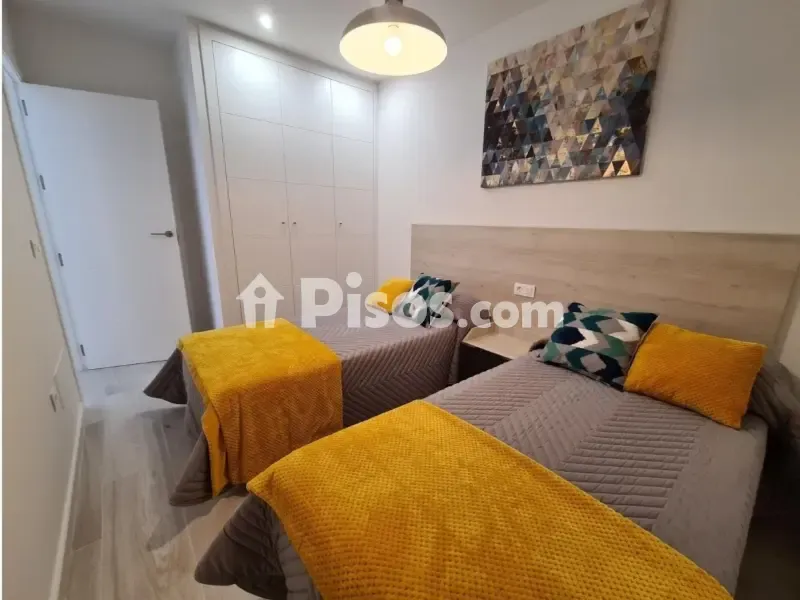 Magamistoad - Contemporary Semi-detached with Pool in Avileses
