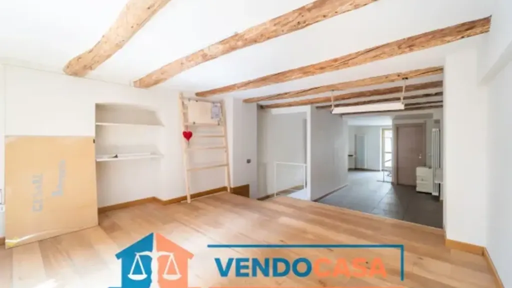 Pièces - Office Space with Balcony in Cuneo