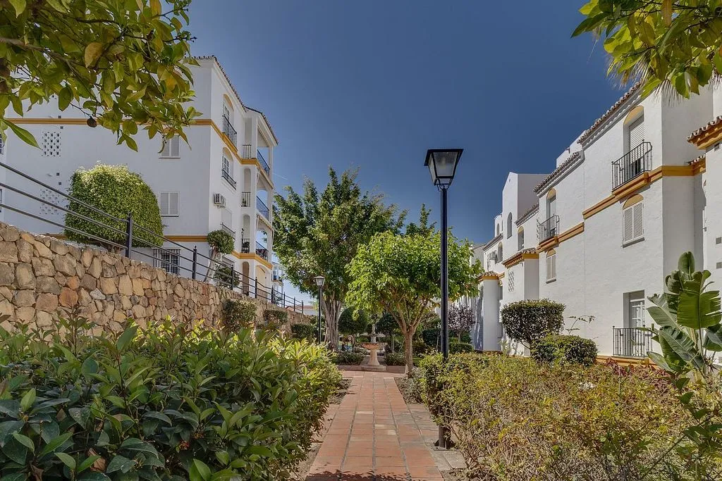 Jardin - T2 Apartment with Pool in Atalaya, Estepona