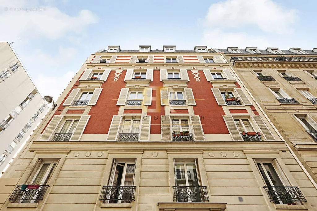 Välivaade - Charming 2-3 Bed Flat with East-West View in Paris