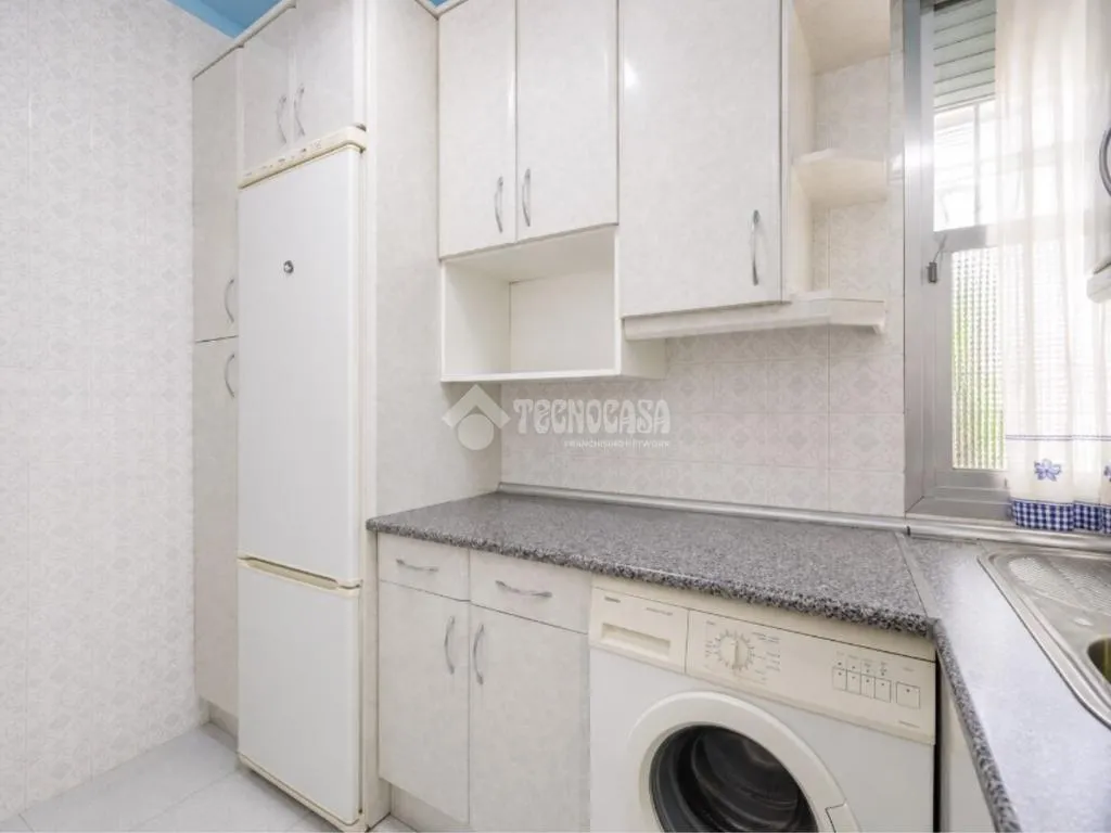 Lavanderia - Two-Bedroom Flat with Balcony in Villaverde, Madrid