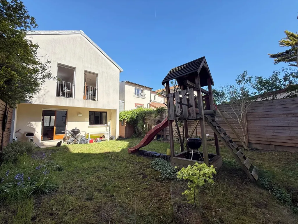 Jardin - Maison Familiale avec Jardin à Clamart Gare