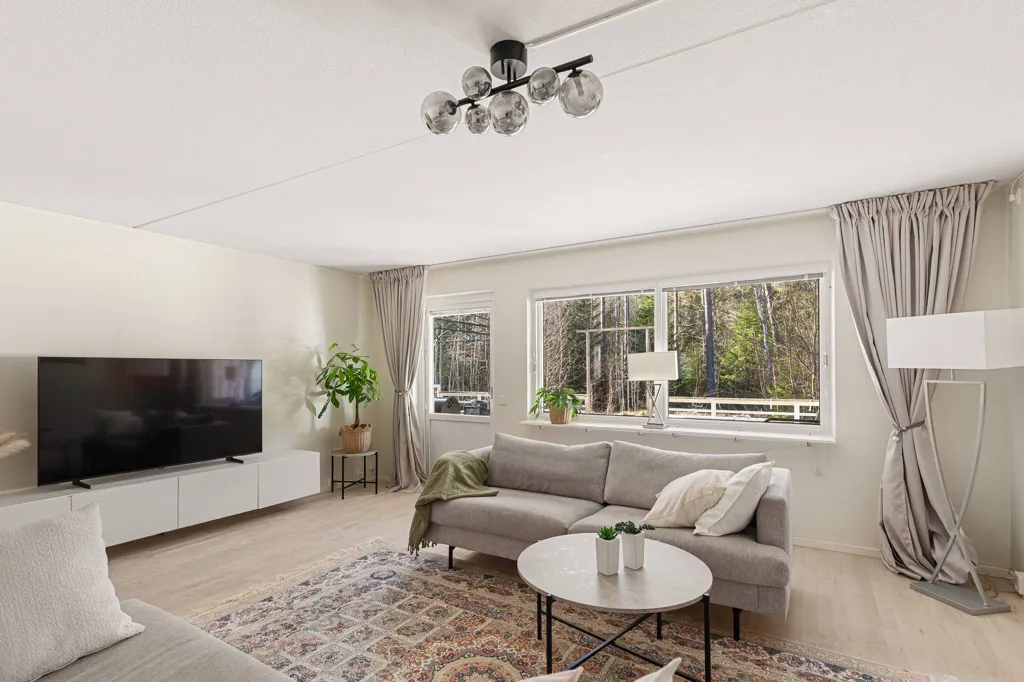 Séjour - Apartment with Garden in South-West Järfälla