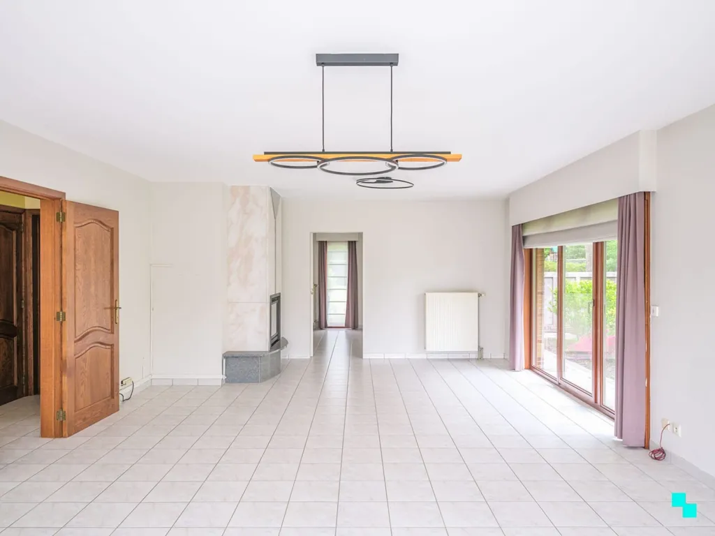 Living Room - Spacious Villa in Quiet Residential Area