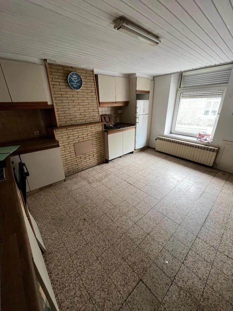 Cuisine - Maison en Pierre avec Jardin à Rénover