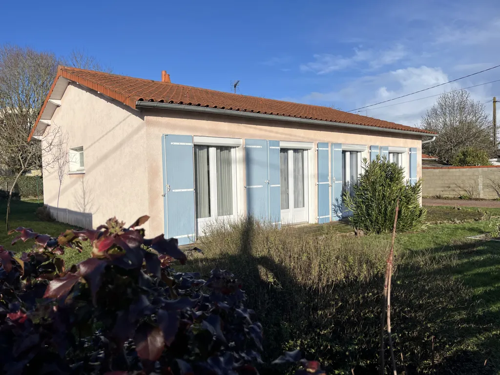 Maison de Plain Pied avec Jardin à Thouars