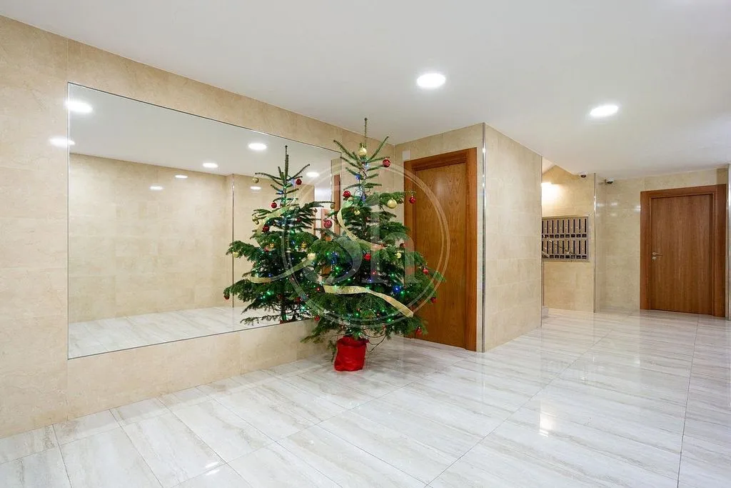 Entrée - Furnished Apartment with Balcony in La Nova Esquerra de l'Eixample
