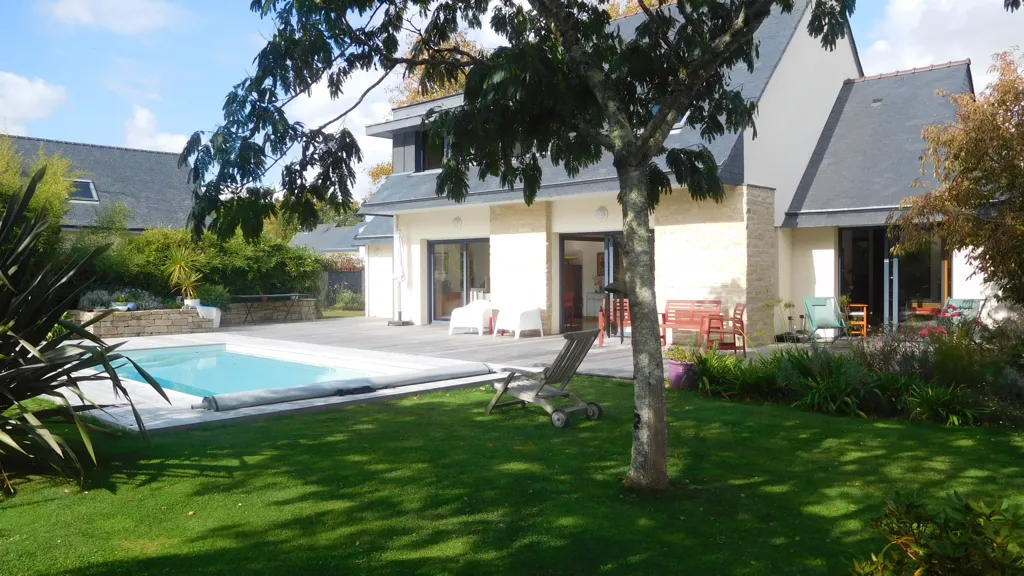 Bassein - Architectural House with Pool near Crach
