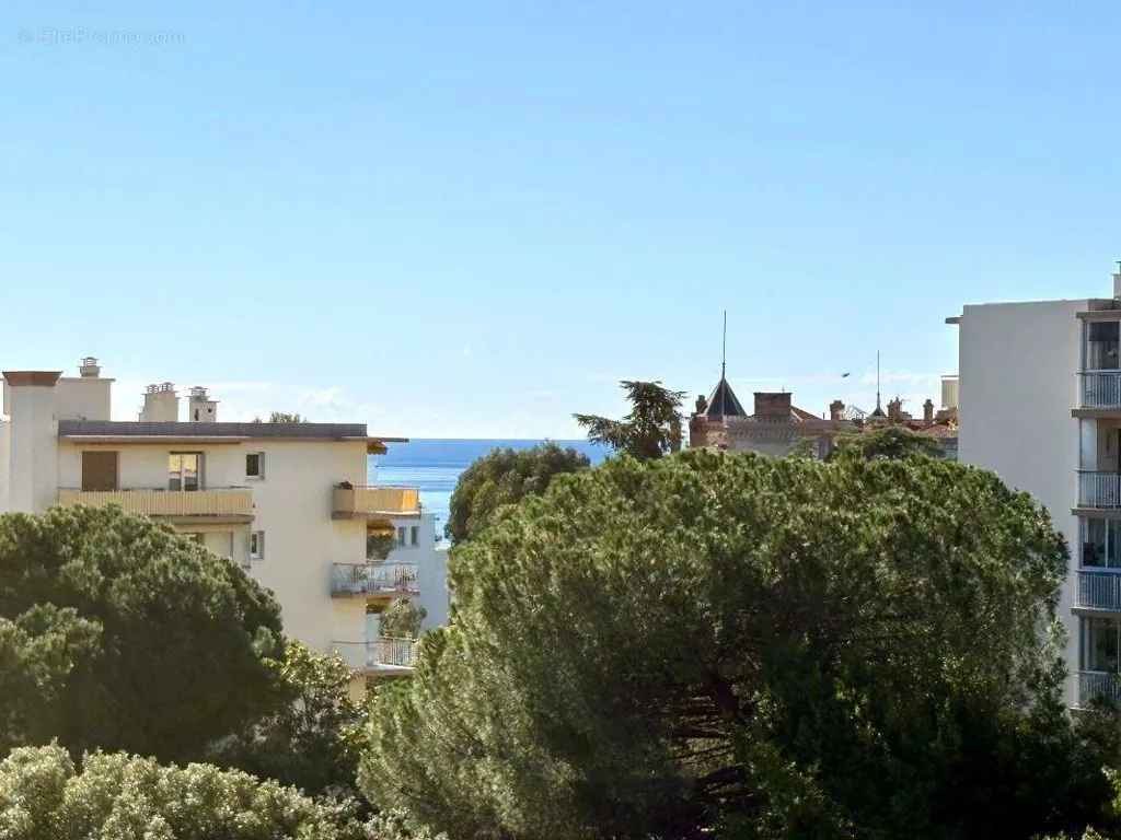 Rõdu - Charming 3-Bed Flat with Balcony in Cannes