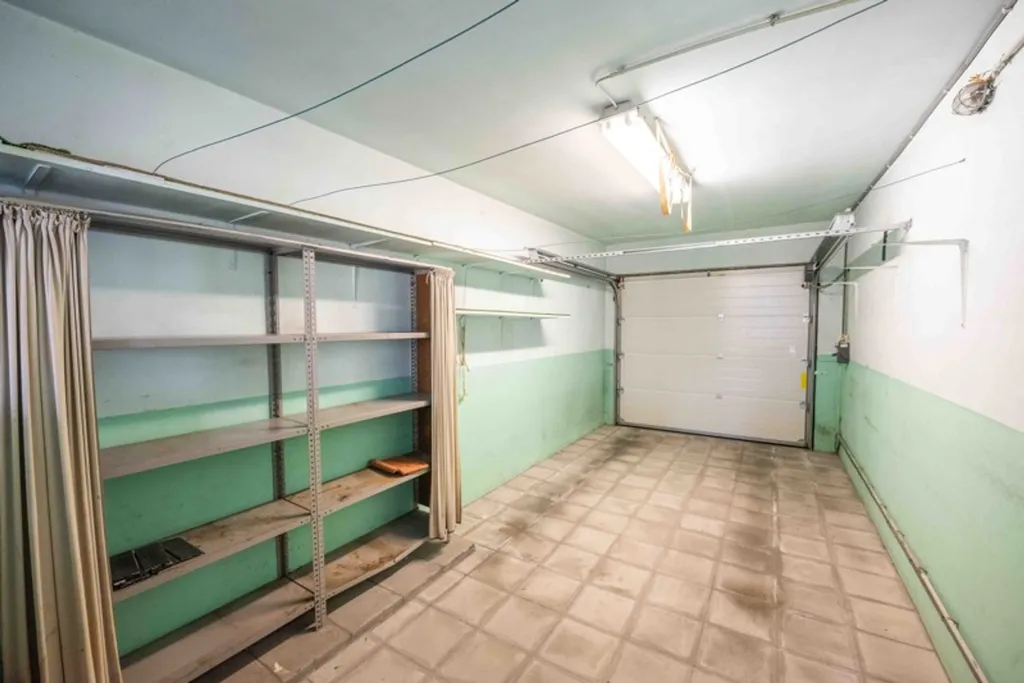 Garage - Half-Open House with Garden in Harelbeke
