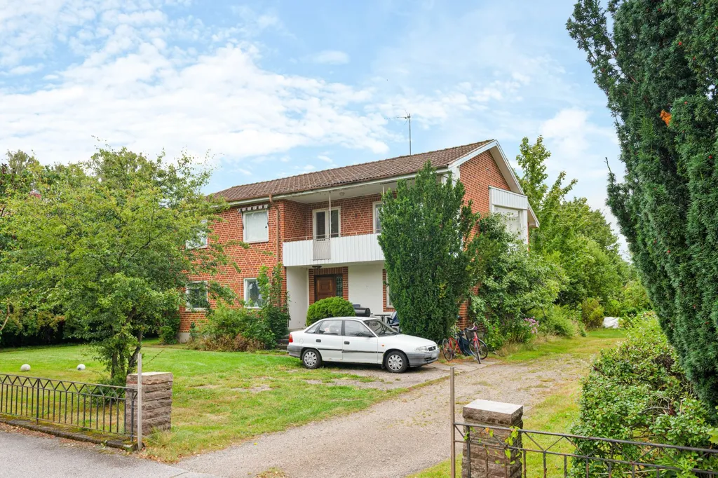 Extérieur - Multi-Unit Property with Parking in Herrljunga