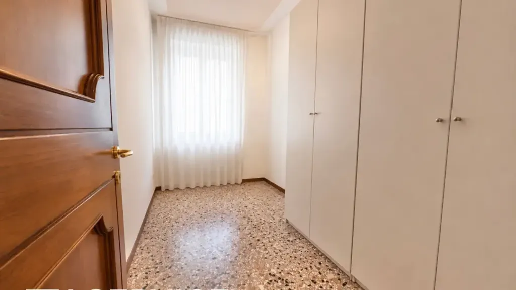 Esik - Rustic-Style Apartment with Balcony in Rimini