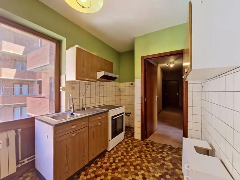 Cucina - Secure Garage in Namur, Place Joséphine Charlotte