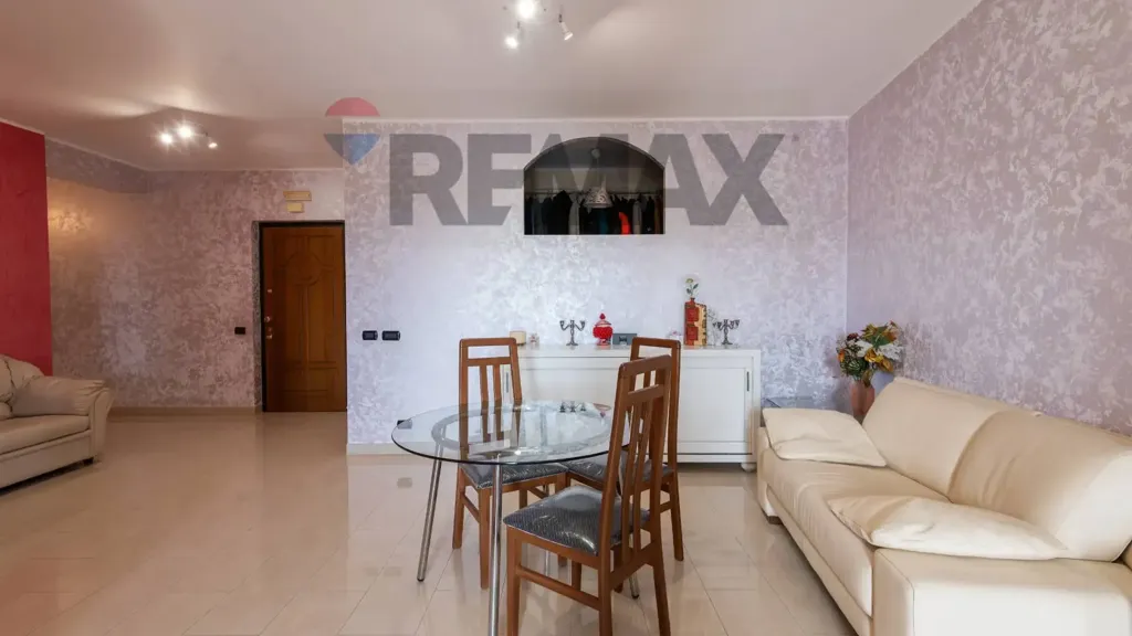 Elutuba - Spacious Apartment with Triple Exposure in Lentini
