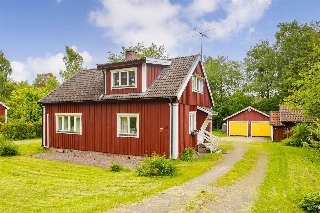 Välivaade - Charming Property with Development Potential near Kinnekulle