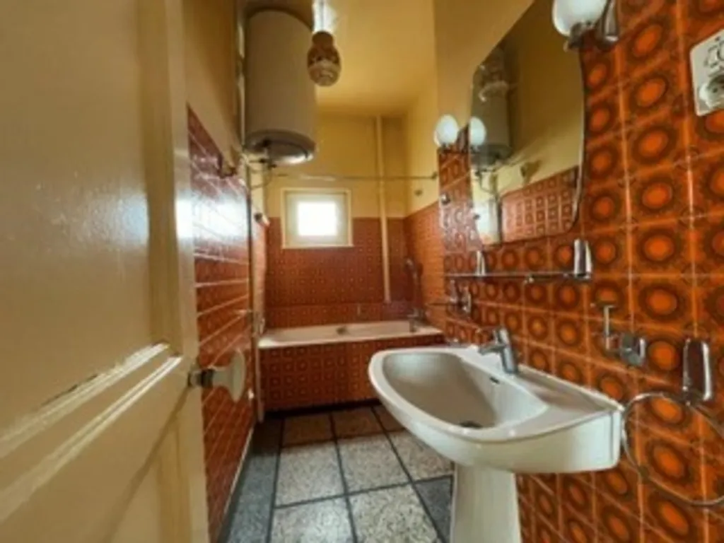 Salles de bain - Appartement 5 Pièces avec Ascenseur à Clermont-Ferrand