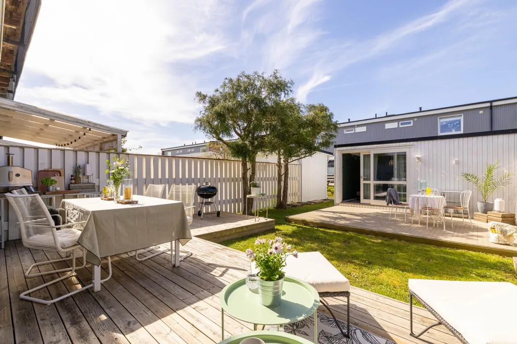 Terrass - Detached House with Garden in Mariebo