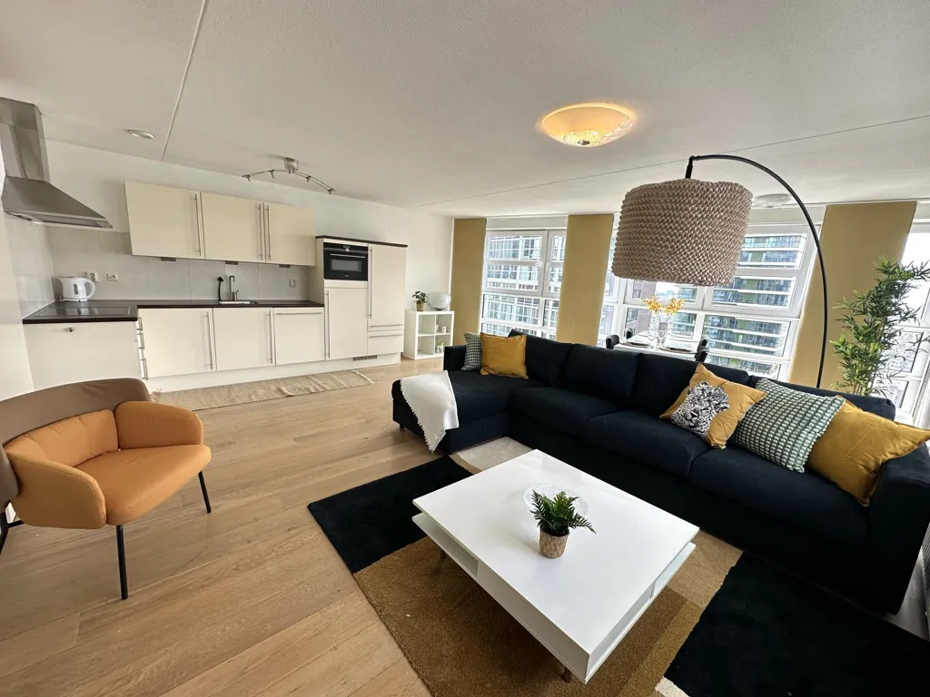 Elutuba - 3-Bedroom Gallery Flat with City View in Rotterdam