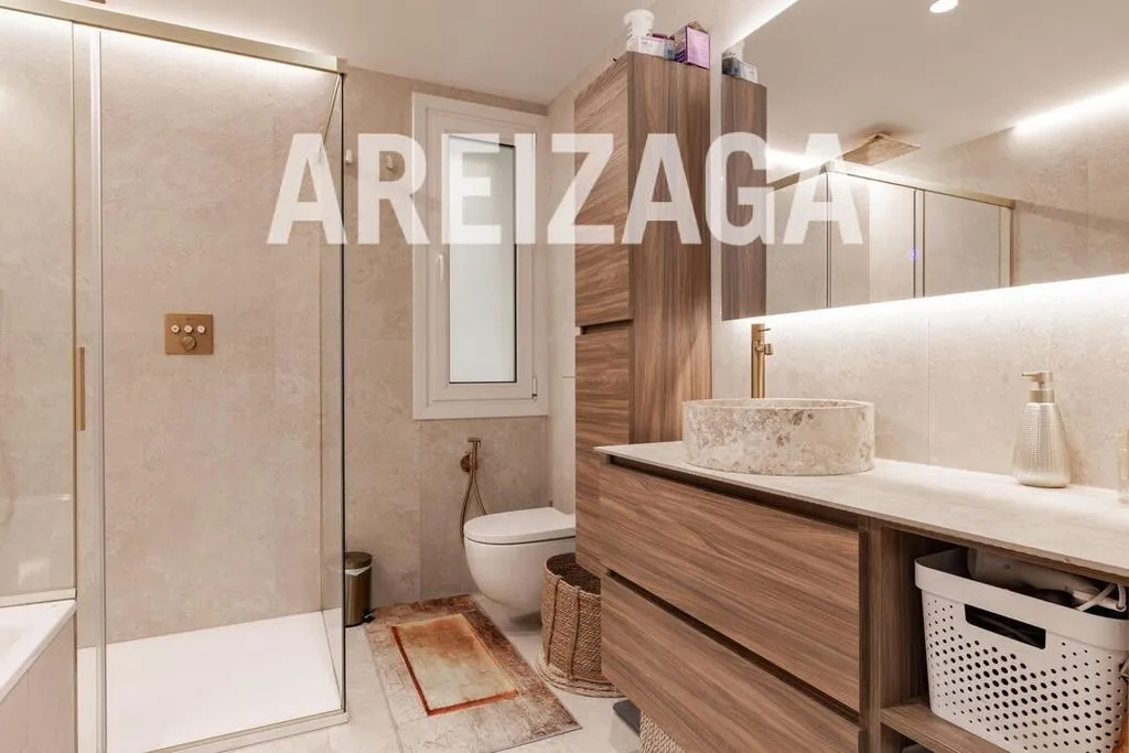 Salles de bain - Luxury Flat with Private Terrace in San Sebastián