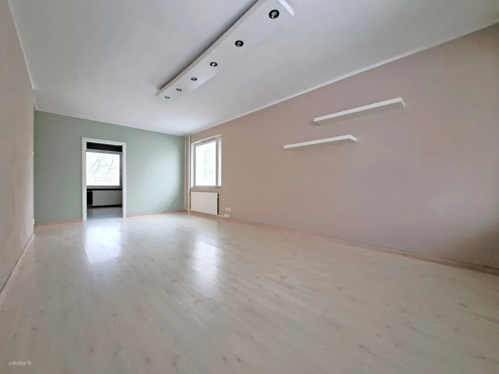 Toad - Three-Room Flat with Glazed Balcony in Nummi