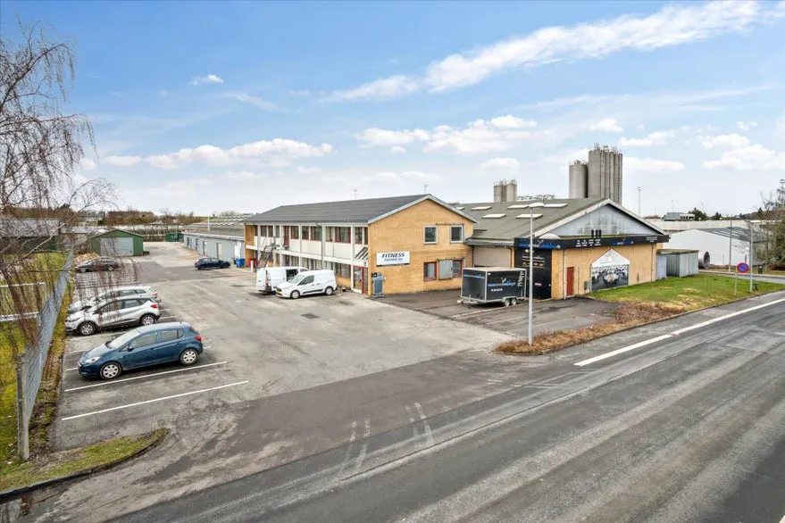 Välivaade - Investment Property with High Ceilings in Hammel