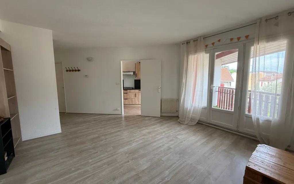 Séjour - Appartement T2 avec Balcon au Centre de Mont-de-Marsan