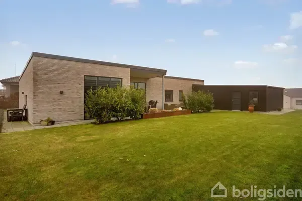 Jardin - Maison 5 pièces à Glamsbjerg