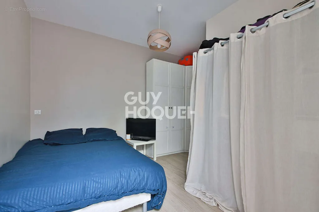 Chambres - Appartement en Rez-de-Cour avec Véranda à Paris 15