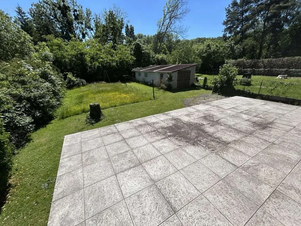 Jardin - Pavillon avec Jardin à Breuil-Le-Vert
