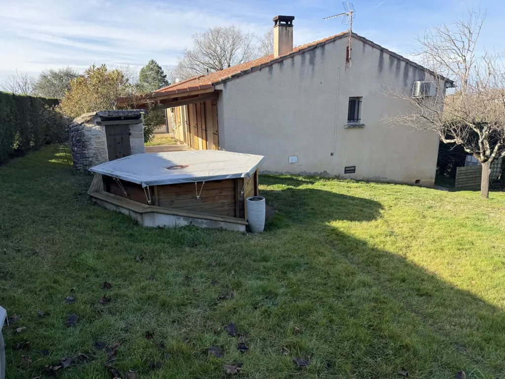 Jardin - Maison de Plain-Pied avec Piscine à Puygouzon