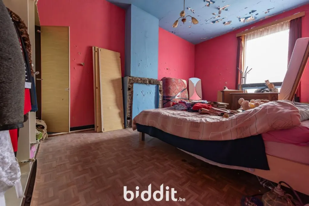 Chambres - Appartement à Rénover avec 2 Façades en Centre-Ville